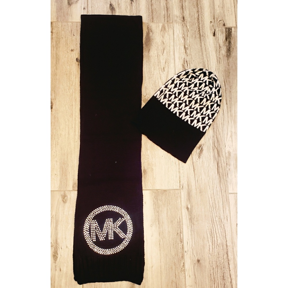 Michael Kors Scarve & Hat